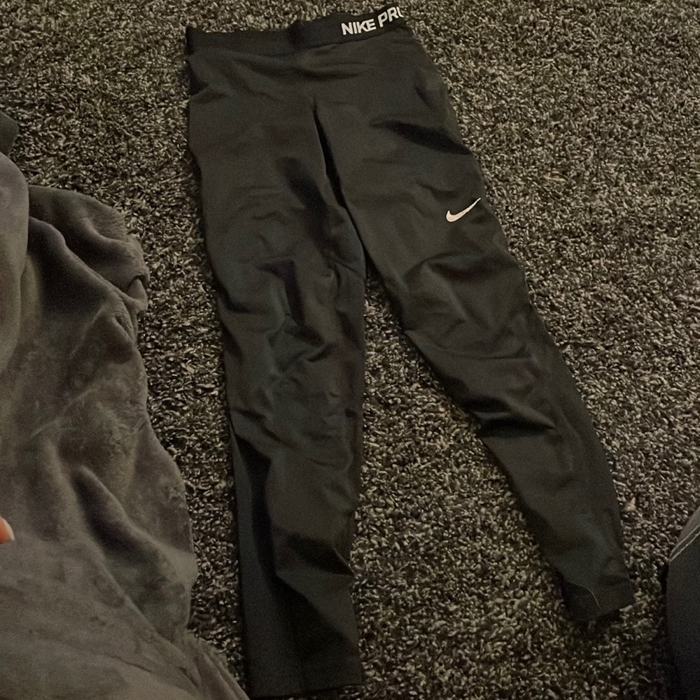 Black Nike Pro leggings size M